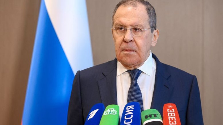 Moscou vai propor data para ligação com Blinken sobre prisioneiros, diz chanceler russo