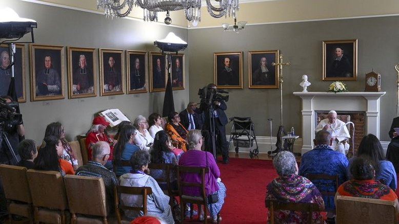 Papa denuncia opressão histórica sobre indígenas canadenses