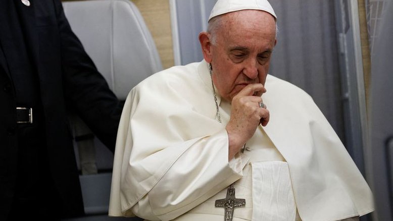 Papa diz que ouvir a dor de sobreviventes de internatos no Canadá foi como levar um tapa