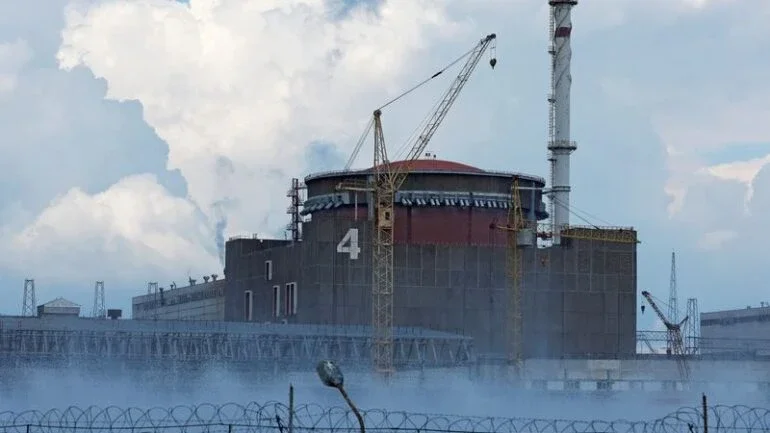 Ministério da Defesa da Rússia diz que Ucrânia disparou contra usina nuclear de Zaporizhzhia