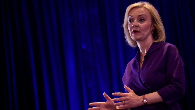 Candidata a premiê britânica Truss diz que está determinada a entregar lei sobre Irlanda do Norte