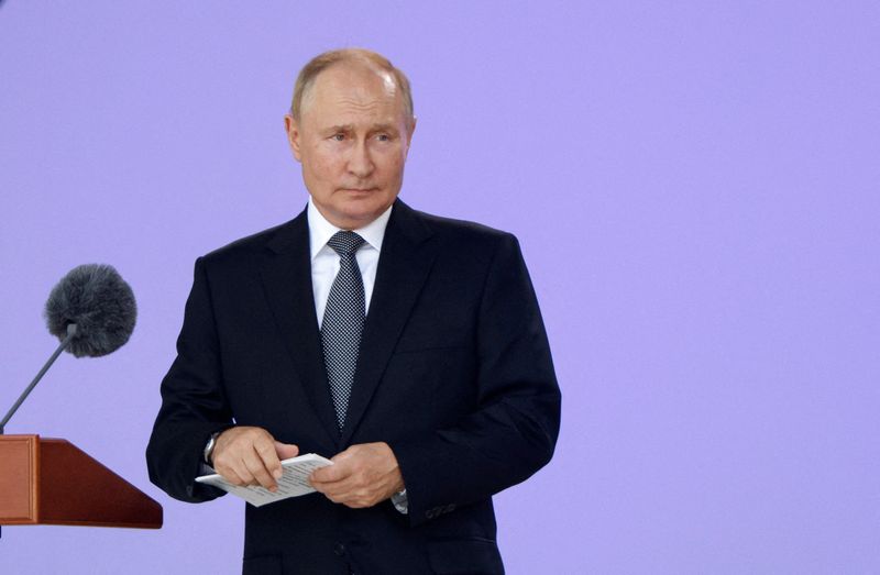 Putin concordou com missão da AIEA em usina na Ucrânia, diz gabinete de Macron
