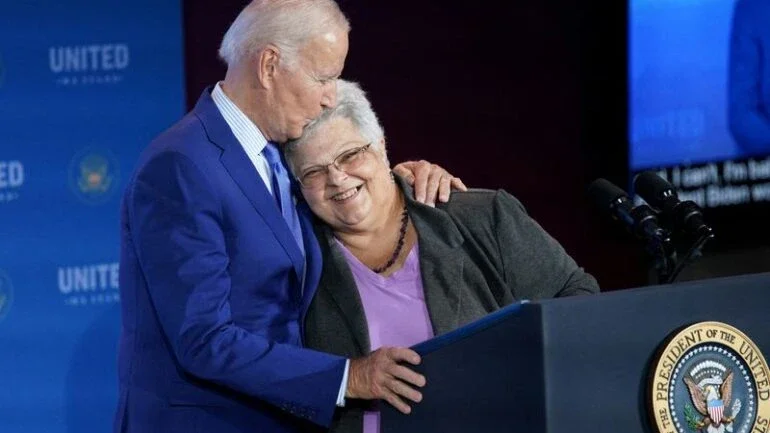 Biden diz que ódio não terá a "última palavra" e quer responsabilizar redes sociais
