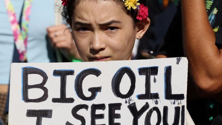 Protestos globais contra mudanças climáticas exigem compensação antes da COP27