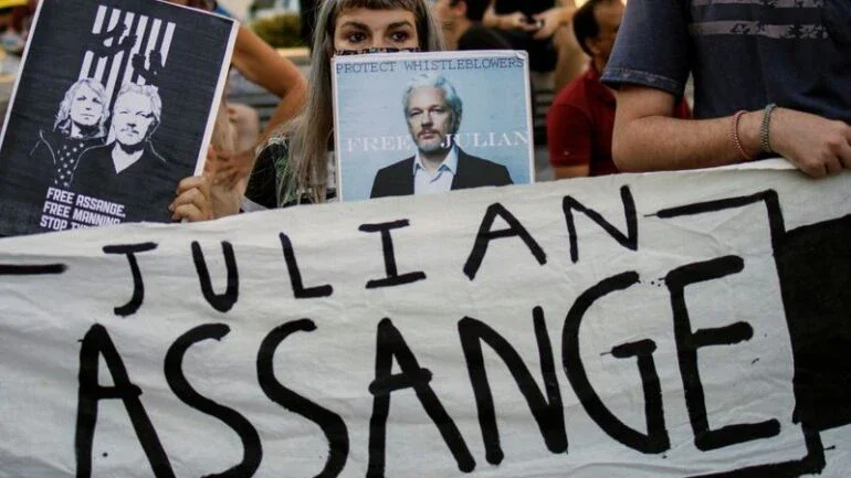 "Correção política" é necessária para Julian Assange, diz advogada