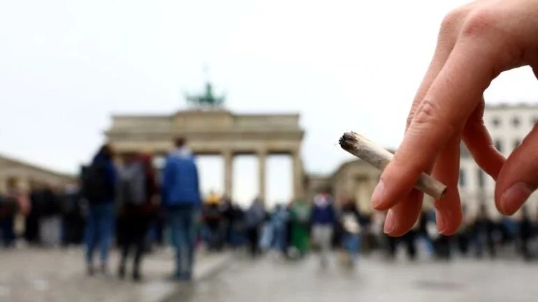Alemanha vai legalizar uso de maconha para fins recreativos