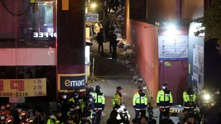 Tumulto em comemoração de Halloween na Coreia do Sul deixa ao menos 146 mortos