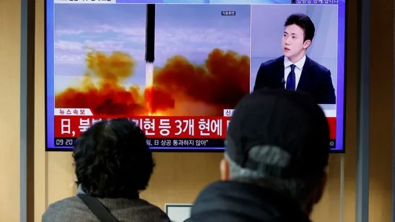 Coreia do Norte dispara míssil intercontinental suspeito e alerta EUA contra escolhas "perigosas"