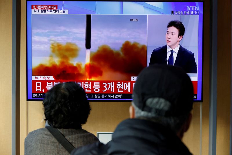 Coreia do Norte dispara míssil intercontinental suspeito e alerta EUA contra escolhas "perigosas"