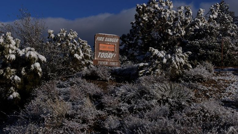Tempestade de inverno atinge região centro-norte dos EUA com neve e gera tornados no sul