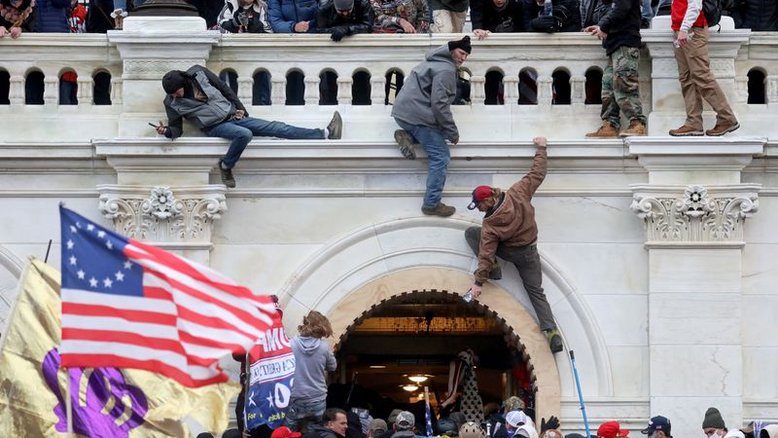 Relatório final de painel sobre ataque ao Capitólio defende que Trump vá a julgamento