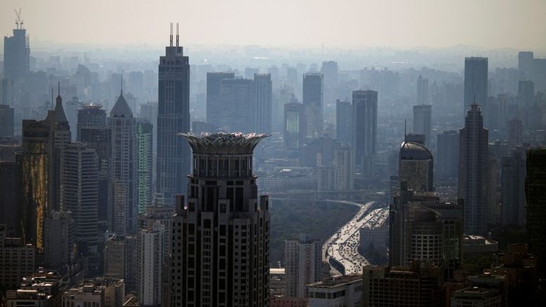 Residentes de Pequim e Xangai retornam ao trabalho enquanto China tenta conviver com Covid-19