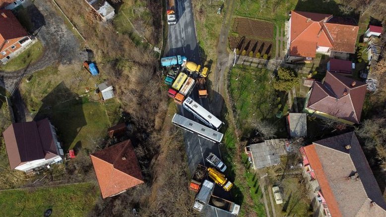EUA, UE e OTAN pedem moderação com o fechamento das passagens de fronteira entre Sérvia e Kosovo