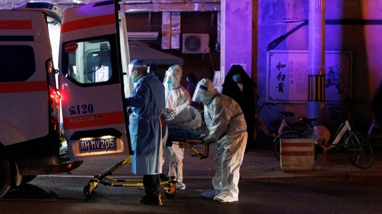 Mortes por Covid na China aceleram para 9.000 por dia, diz empresa britânica