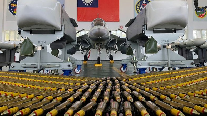 Taiwan mais que dobrará capacidade anual de produção de mísseis em meio a tensão com China