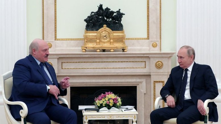 Putin está 'em melhor forma do que nunca', diz presidente de Belarus
