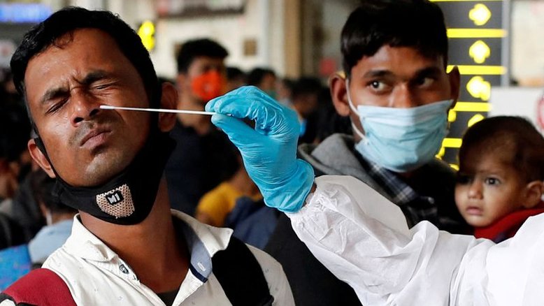 Infecções por Covid-19 na Índia atingem maior nível em um mês