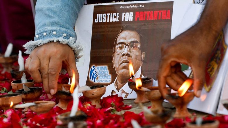 Seis pessoas são condenadas à morte no Paquistão por linchamento de gerente de fábrica do Sri Lanka