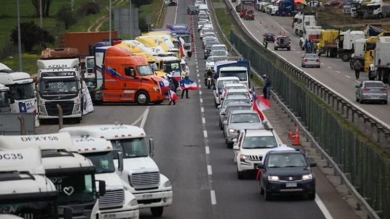 Chile declara estado de emergência em região abalada por conflito indígena