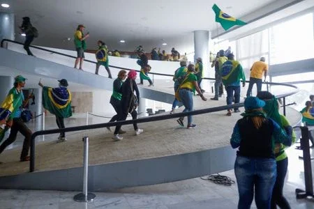 A conivência das autoridades com os ataques terroristas
