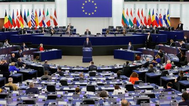 Parlamentares poloneses aprovam reforma judicial que pode desbloquear fundos da UE