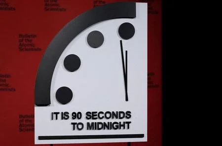 "Relógio do Fim do Mundo" chega aos 90 segundos para a meia-noite com aumento de ameaça nuclear