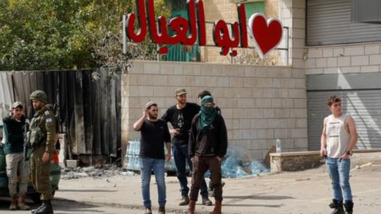 Motorista israelo-americano é morto na Cisjordânia após colonos atacarem palestinos
