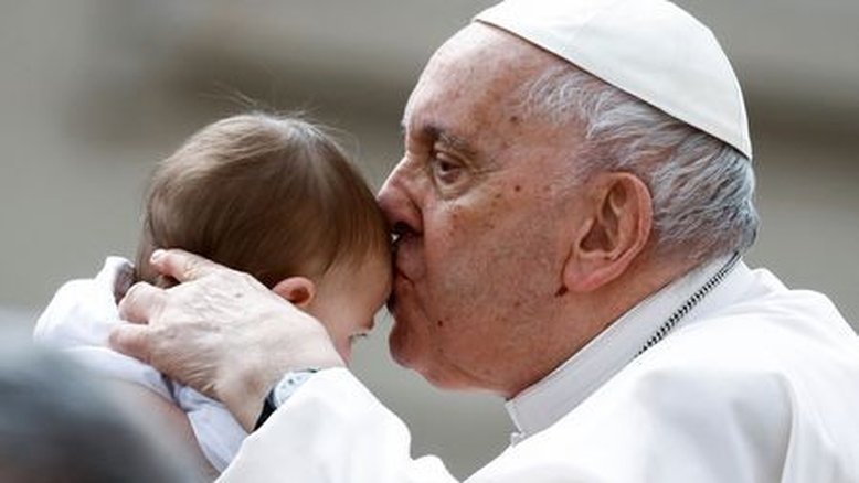 Francisco completa 10 anos como papa e conservadores enfrentam era pós-Bento 16