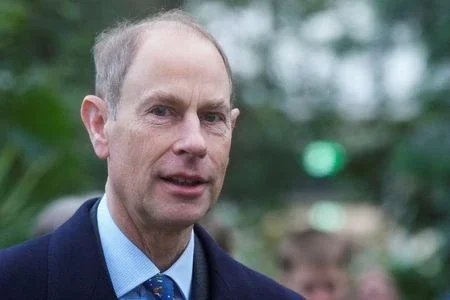Rei Charles entrega título de duque de Edimburgo ao príncipe Edward