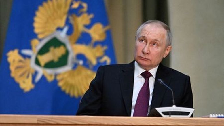 Rússia abre processo criminal contra juízes e promotor do TPI por mandado de prisão para Putin