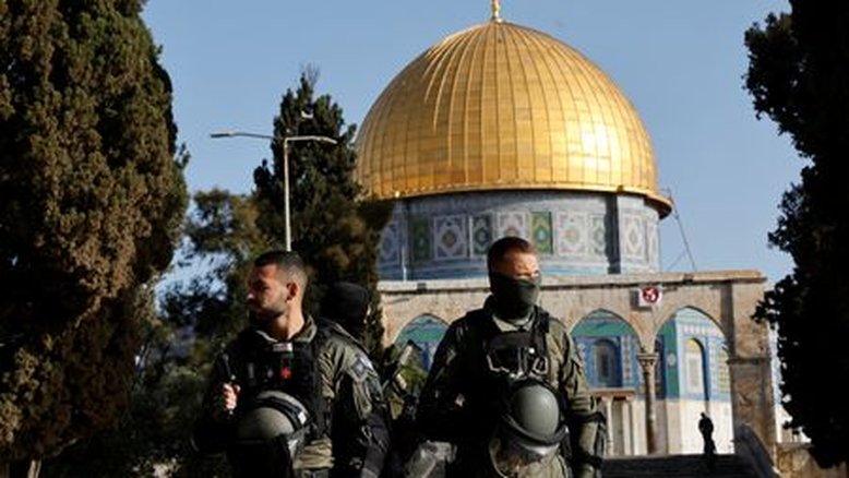 Violência irrompe novamente em mesquita de Al-Aqsa em Jerusalém