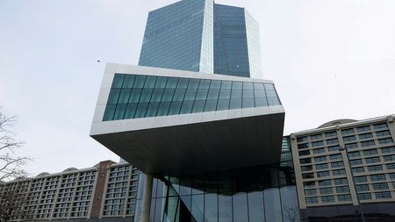 BCs da Europa Central dobram aposta em mensagens duras de política monetária