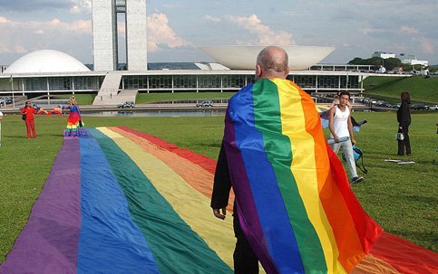 GAYS-ARCO-IRIS-BANDEIRA-GLS.jpg