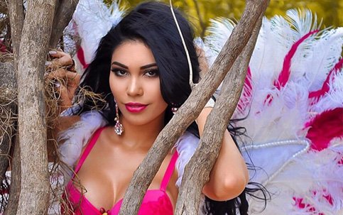 sheislane-hayalla.jpg