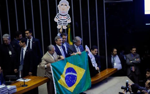 DeputadosComemoram_Lucio Bernardo Jr.  Câmara dos Deputados_483x303.jpg