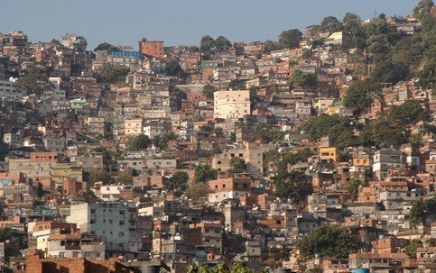 IBGE: 6% da população brasileira mora em favelas IBGE: 6% da população brasileira mora em favelas