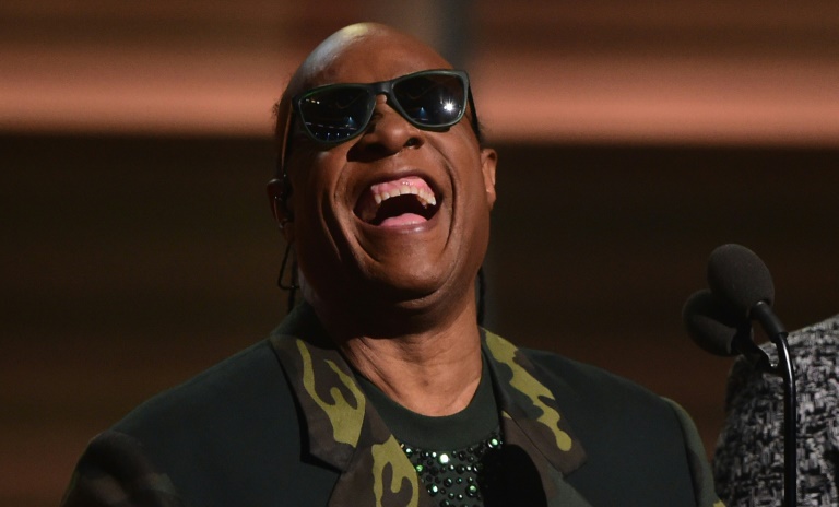 Após 15 anos, Stevie Wonder lança duas músicas inéditas
