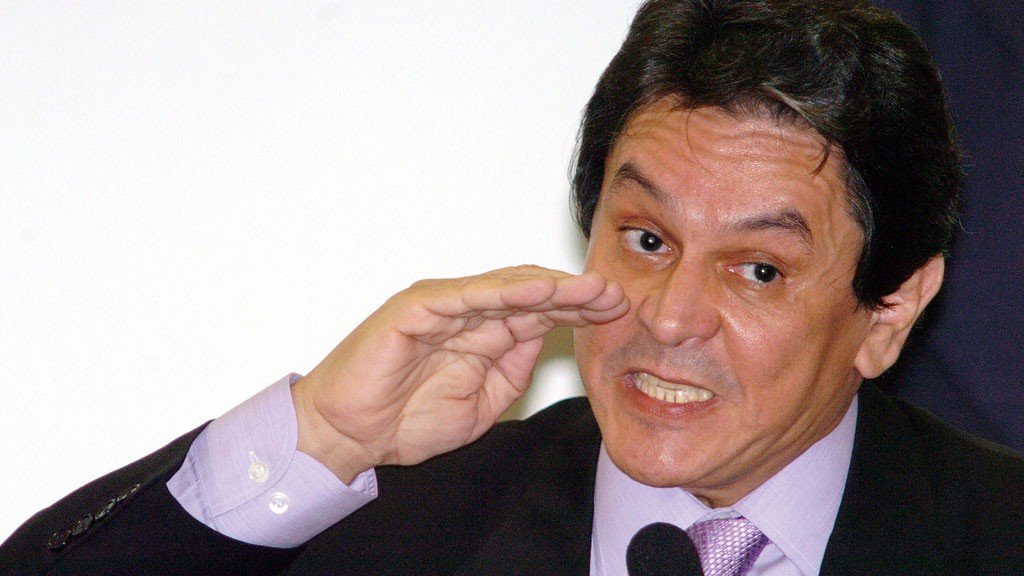 Mensalão: o País pune os corruptos Mensalão: o País pune os corruptos