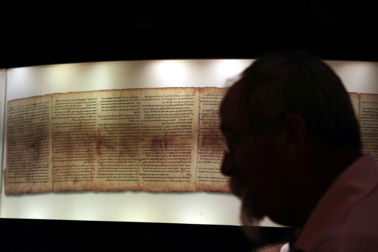 Israel anuncia descoberta de cova dos manuscritos do Mar Morto