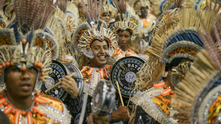 Atual vice-campeã, Acadêmicos do Tatuapé celebra povos da África no primeiro dia de desfiles do Carnaval de São Paulo 2017 (Foto: Fotos Públicas)