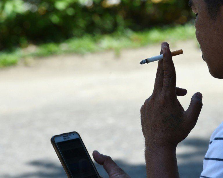 Souza Cruz pode ser condenada por inserir panfleto em maço de cigarro Souza Cruz pode ser condenada por inserir panfleto em maço de cigarro