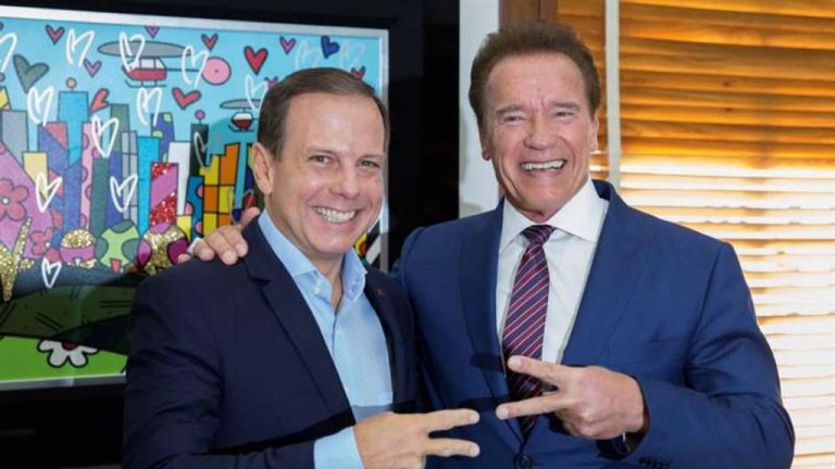 HASTA LA VISTA Nos EUA, Doria se encontrou com Arnold Schwarzenegger, que o saudou com “Hello, Mr. president” 