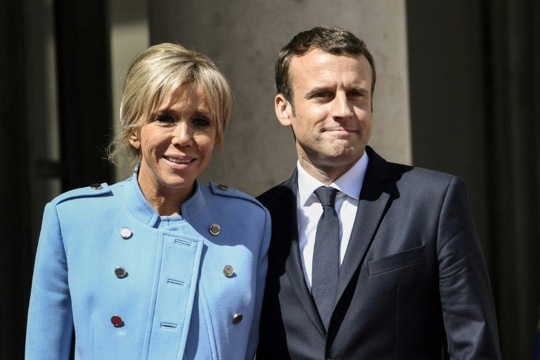 Bolsonaro faz piada sobre esposa de Macron Bolsonaro faz piada sobre esposa de Macron