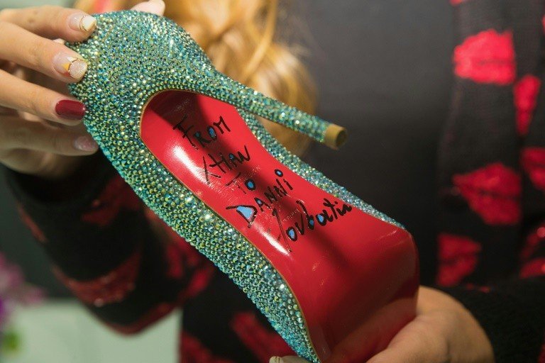 Justiça europeia reconhece exclusividade de sola vermelha da Louboutin -  ISTOÉ Independente