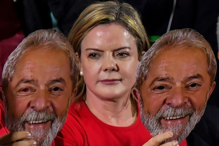 Quem é você, PT, para chamar Bolsonaro de genocida Quem é você, PT, para chamar Bolsonaro de genocida