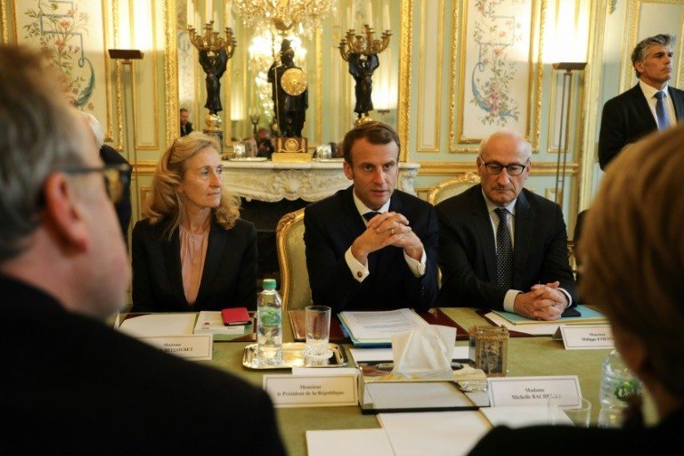 Mais de 150 defensores dos direitos humanos se reúnem em Paris Mais de 150 defensores dos direitos humanos se reúnem em Paris