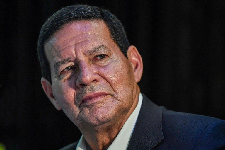 Mourão propõe ‘corredor de escape’ para Maduro Mourão propõe ‘corredor de escape’ para Maduro