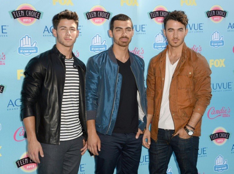 Nick Jonas dá detalhes de acidente que causou fratura em sua costela Nick Jonas dá detalhes de acidente que causou fratura em sua costela