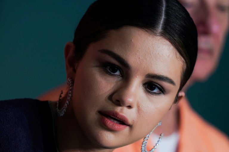 Selena Gomez acha que as redes sociais são terríveis para sua geração