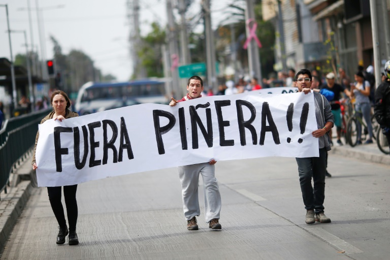 Protestos e saques deixam pelo menos sete mortos no Chile